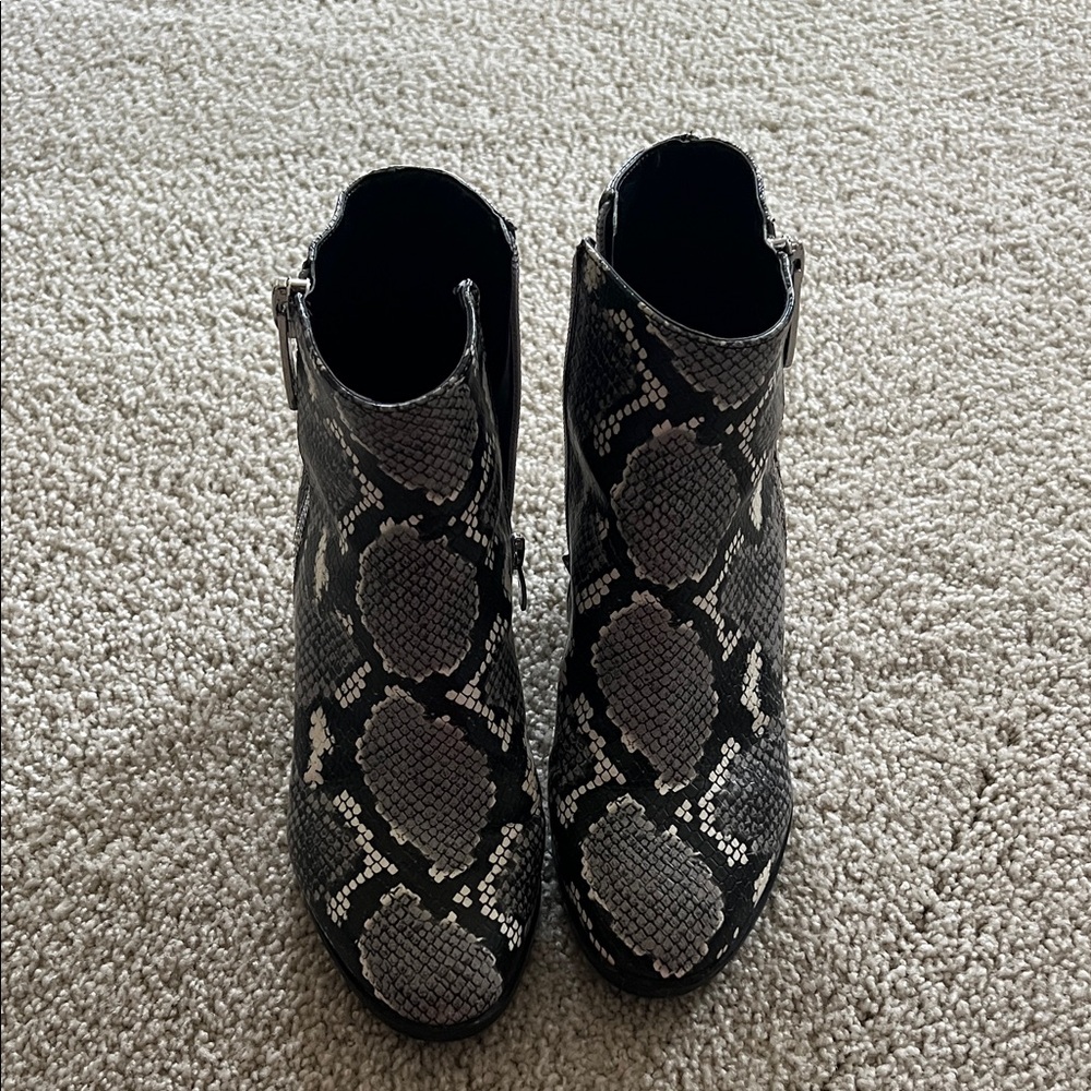 Nine West Black and Gray Snakeskin Ankle Boots
